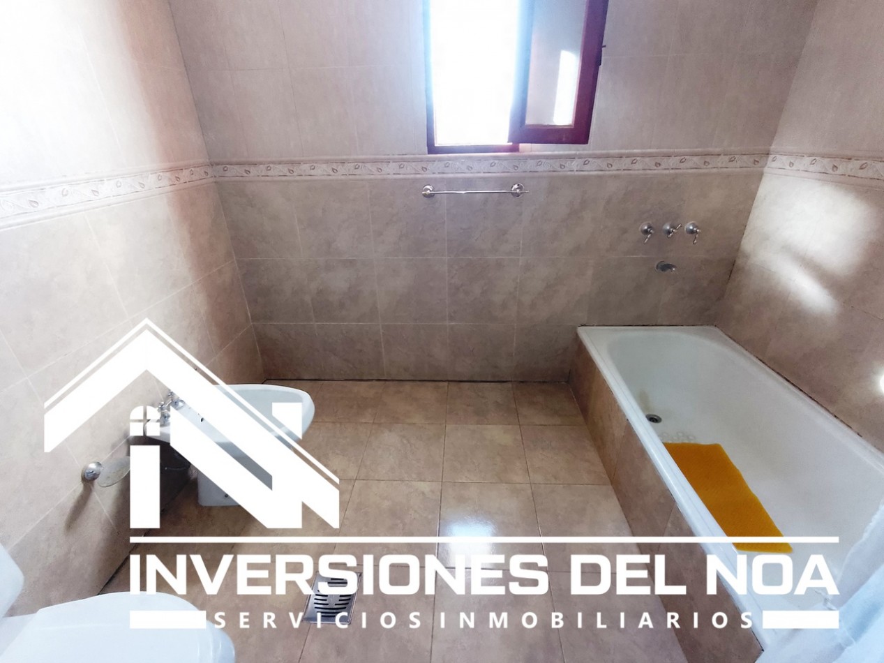 IMPORTANTE CASA EN BARRIO PRIVADO LA LUCINDA NORTE ( OPORTUNIDAD )
