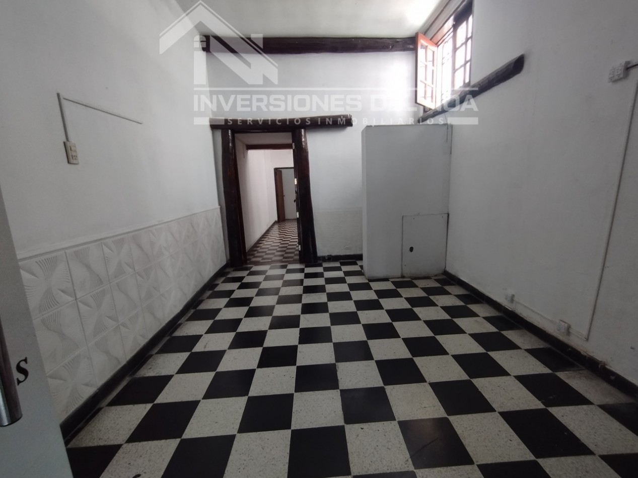 OPORTUNIDAD UNICA: Amplio Local Comercial en Zona Exclusiva (zuviria al 300) centro