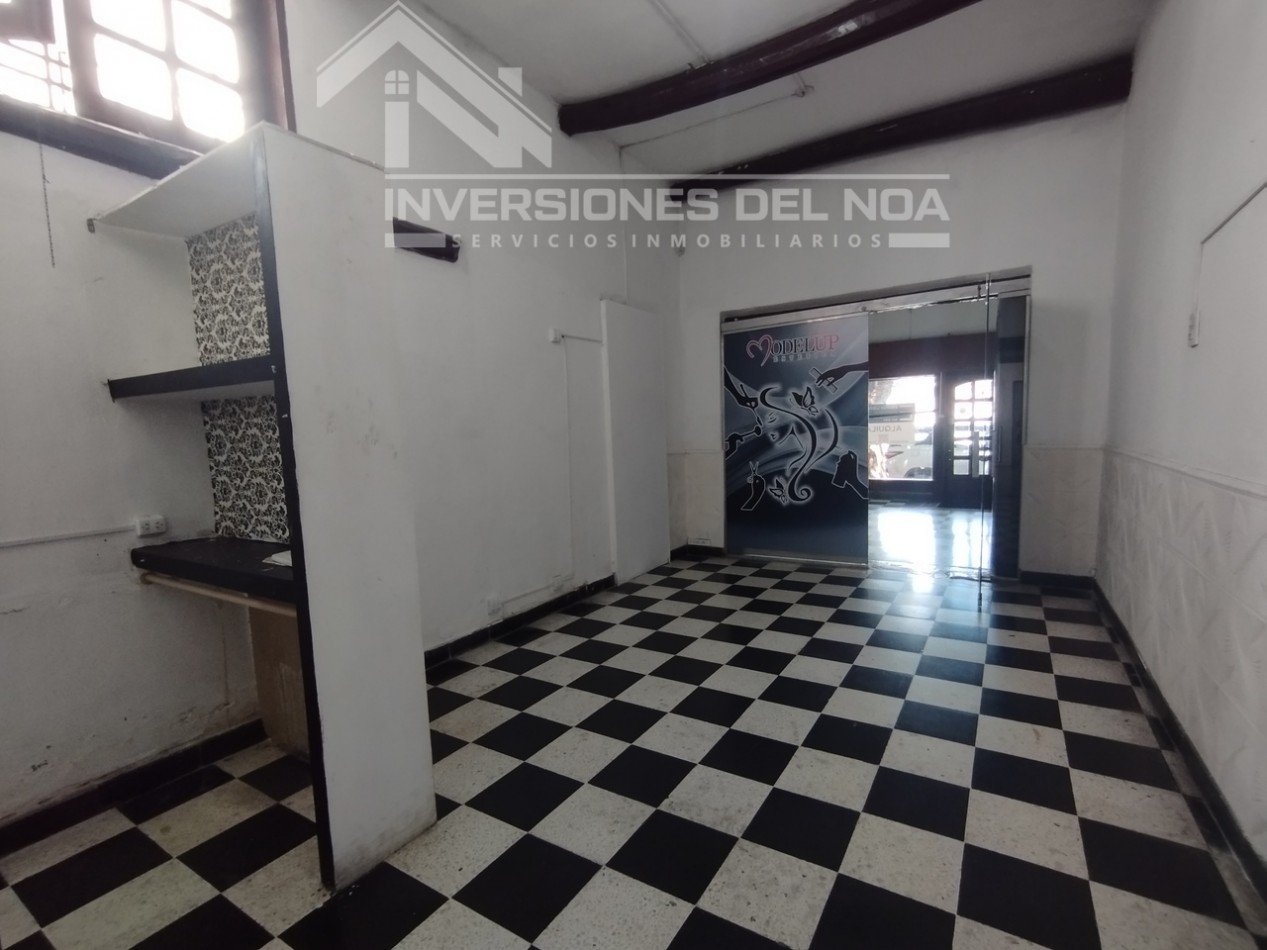 OPORTUNIDAD UNICA: Amplio Local Comercial en Zona Exclusiva (zuviria al 300) centro