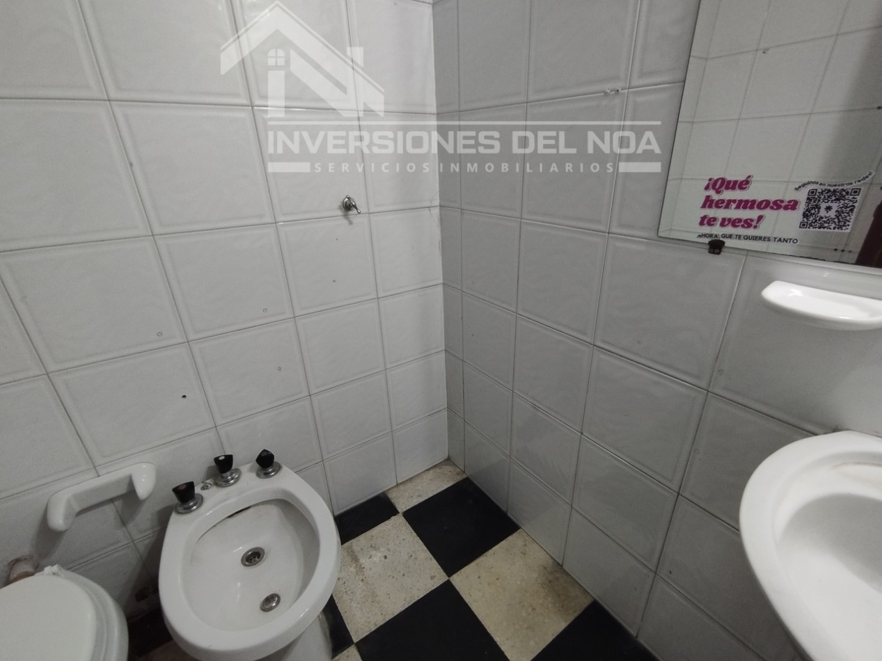 OPORTUNIDAD UNICA: Amplio Local Comercial en Zona Exclusiva (zuviria al 300) centro
