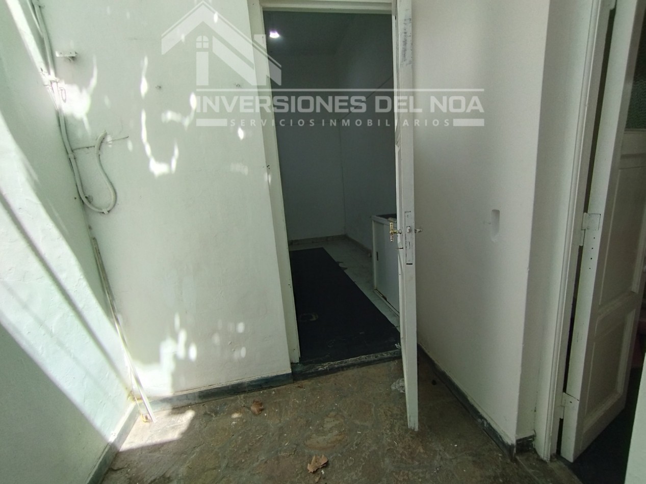OPORTUNIDAD UNICA: Amplio Local Comercial en Zona Exclusiva (zuviria al 300) centro