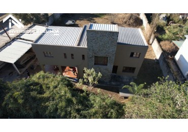 CASA DE DOS PLANTAS UBICADA EN LAS CIENAGAS