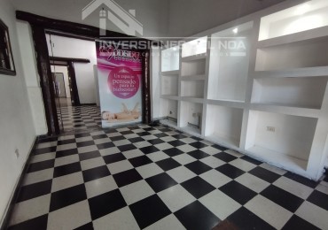 OPORTUNIDAD UNICA: Amplio Local Comercial en Zona Exclusiva (zuviria al 300) centro